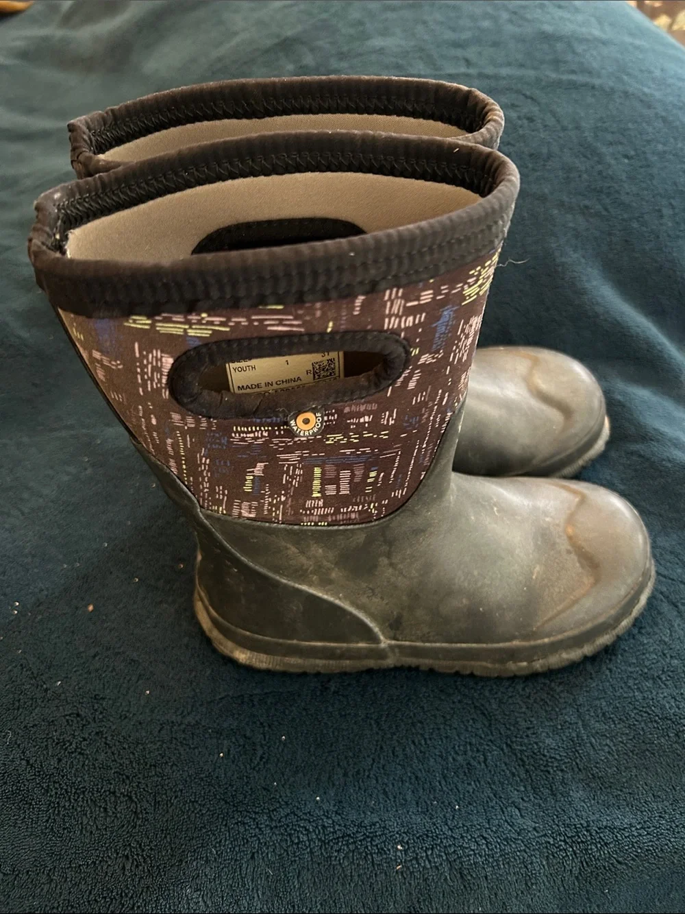 Children's BOGS Black Rubber Rain Winter Boots w Patterned Neoprene Upper Sz 1